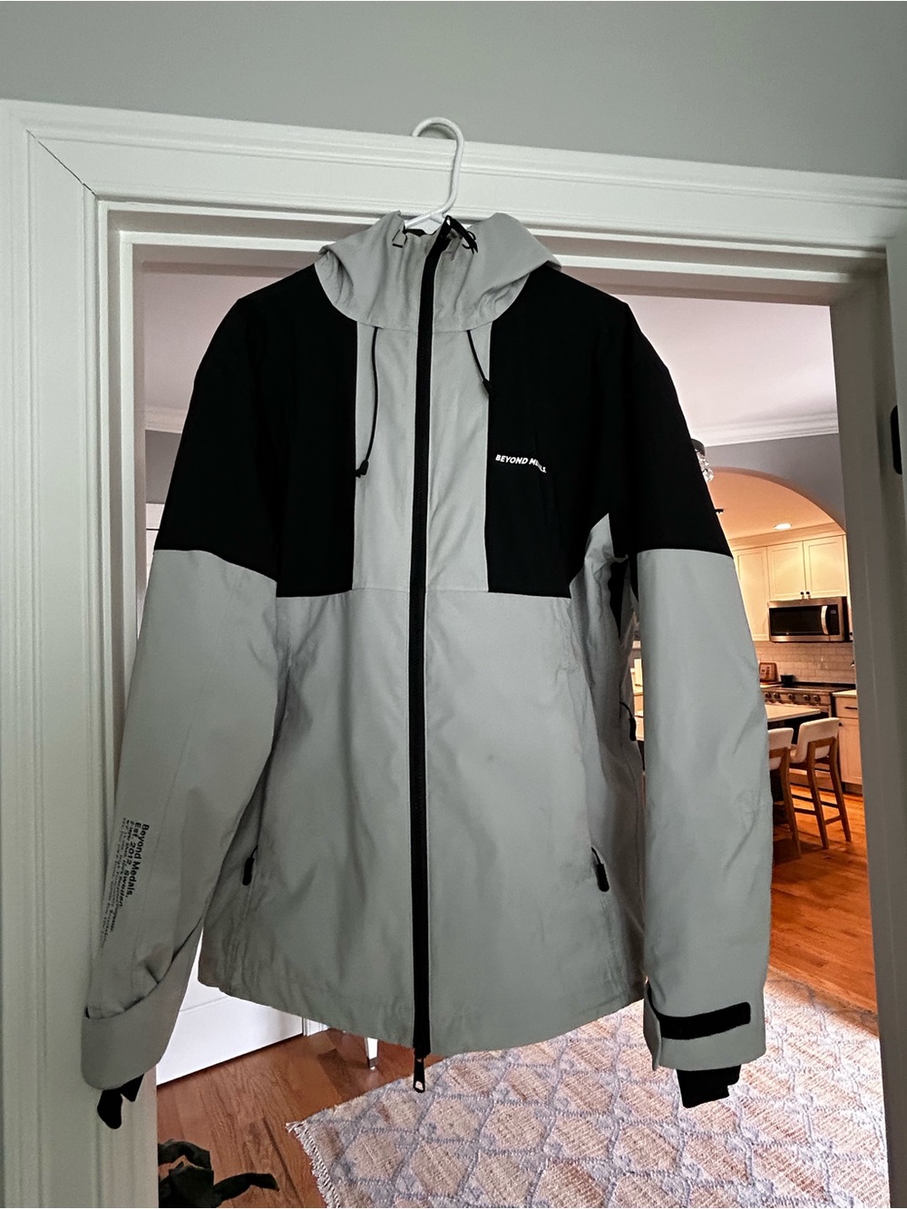 Men's Two-Tone Black & Light Gray Ski Jacket